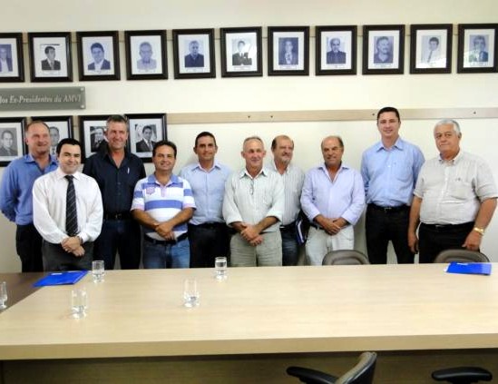 Prefeito de Divinópolis recusa Presidência da AMVI – Associação Mineira do Vale do Itapecerica amvi - posse